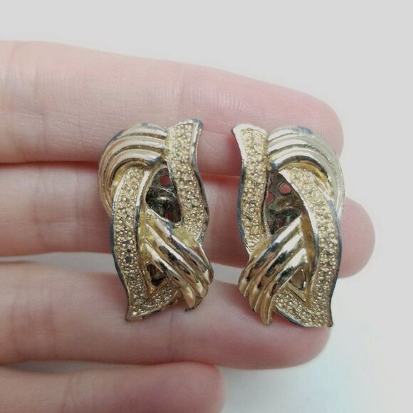 Vintage Retro Gold Tone Clip On Earrings, Woven Abstract 80s Style Design, Estat - Picture 6 of 6